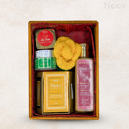 DRY SKIN CARE GIFT BOX FOR WOMEN & MEN